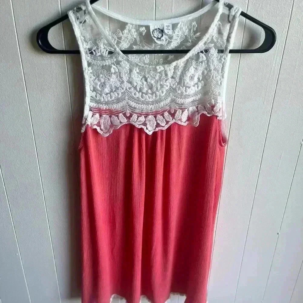 Lace detail dress top women’s medium